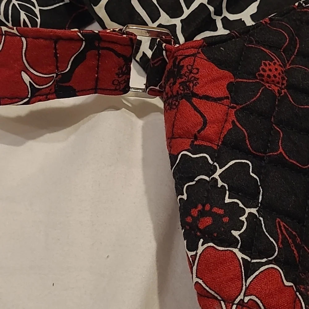 Vera Bradley Red black and white floral patterned shoulder bag - Picture 5 of 5